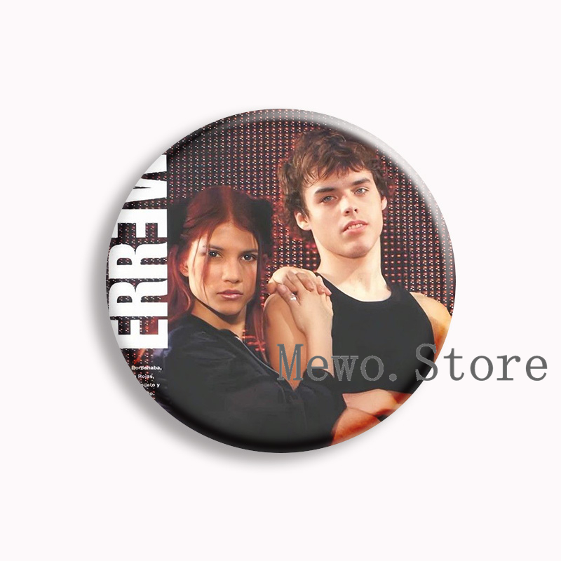 영화 Rebelde Way 소프트 버튼 핀 카밀라 보르 - Pin Button Badge 리뷰 및 가격